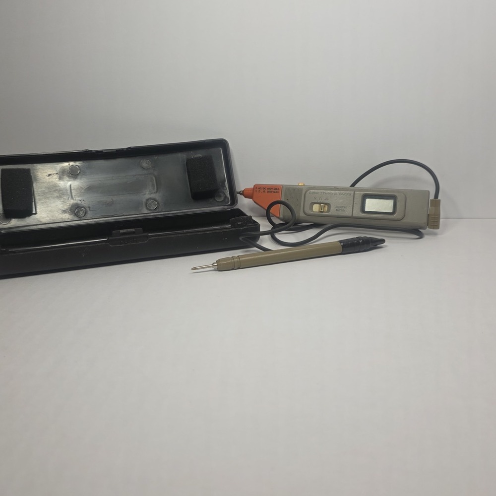Vintage Circuitmate DM73 Beckman Instruments digital Meter , made in Japan.
